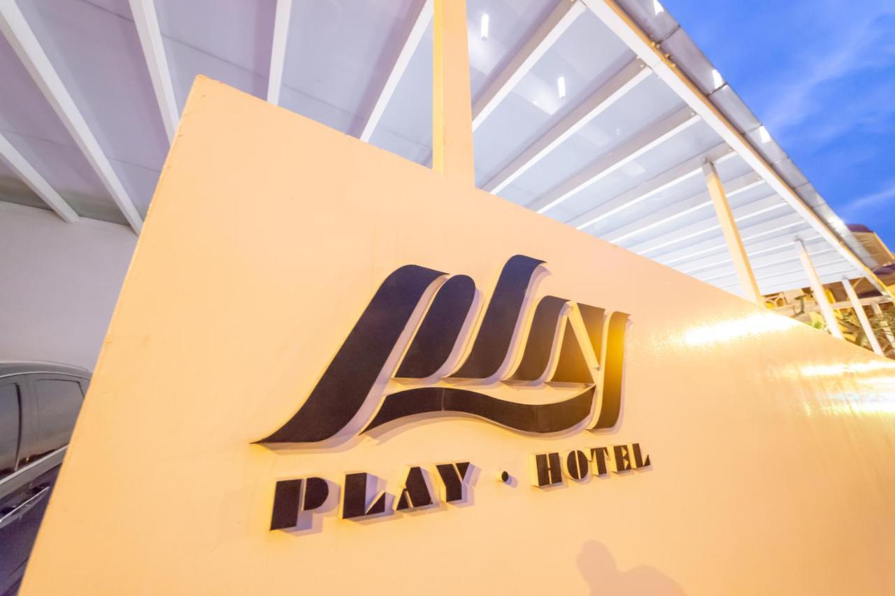 Play Hotel Yilan Exterior foto